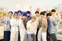 意気込みを全身で表現するINI。