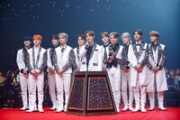 JO1（撮影：上山陽介）