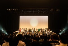 「中村佳穂 TOUR ✌ NIA・near ✌」フェスティバルホール公演の様子。（撮影：井上嘉和）