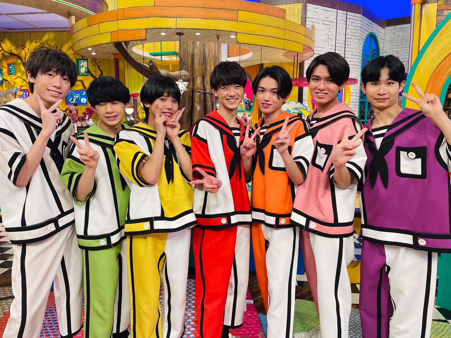 THE SUPER FRUIT (c)TBS