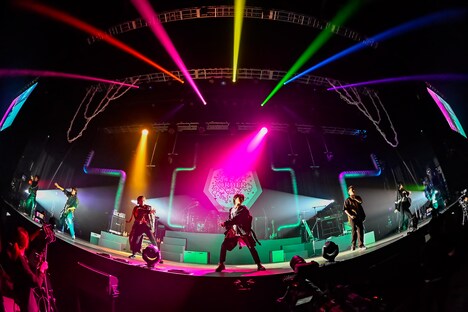 「7ORDER LIVE FACTORY~脱色と着色~」東京・東京ガーデンシアター公演の様子。