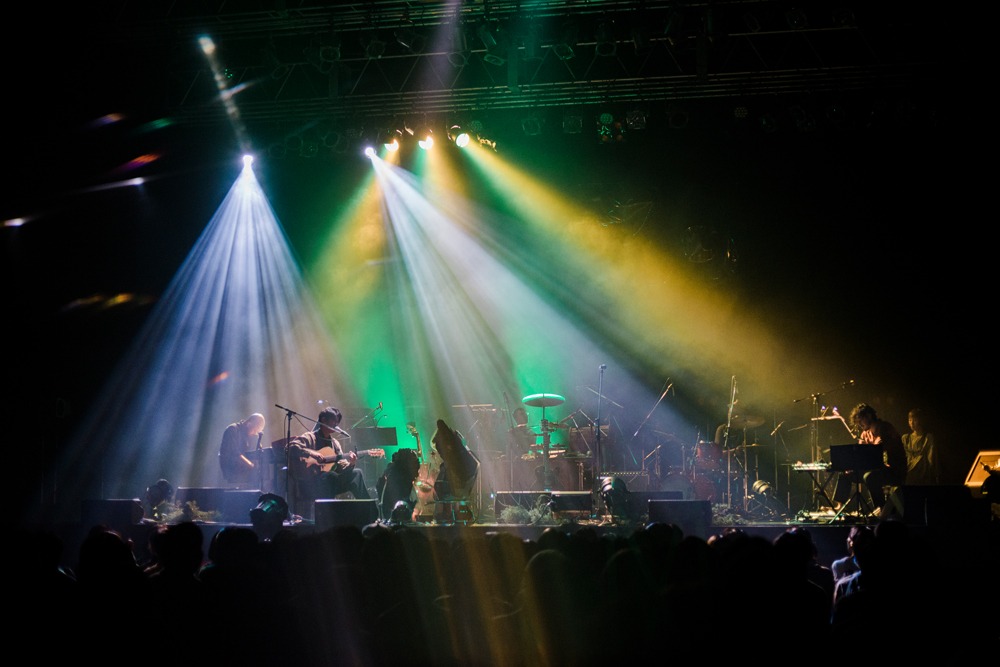 「オープン・バーン」11月2日公演より。（Photo by Yukitaka Amemiya）