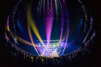 「Vicke Blanka presents RAINBOW ROAD -軌-」の様子。（撮影：藤井拓）