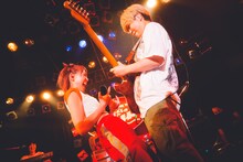 斉藤朱夏「朱演2022 LIVE HOUSE TOUR『キミとはだしの青春』」神奈川・Yokohama Bay Hall公演の様子。（撮影：江藤はんな［SHERPA+］）