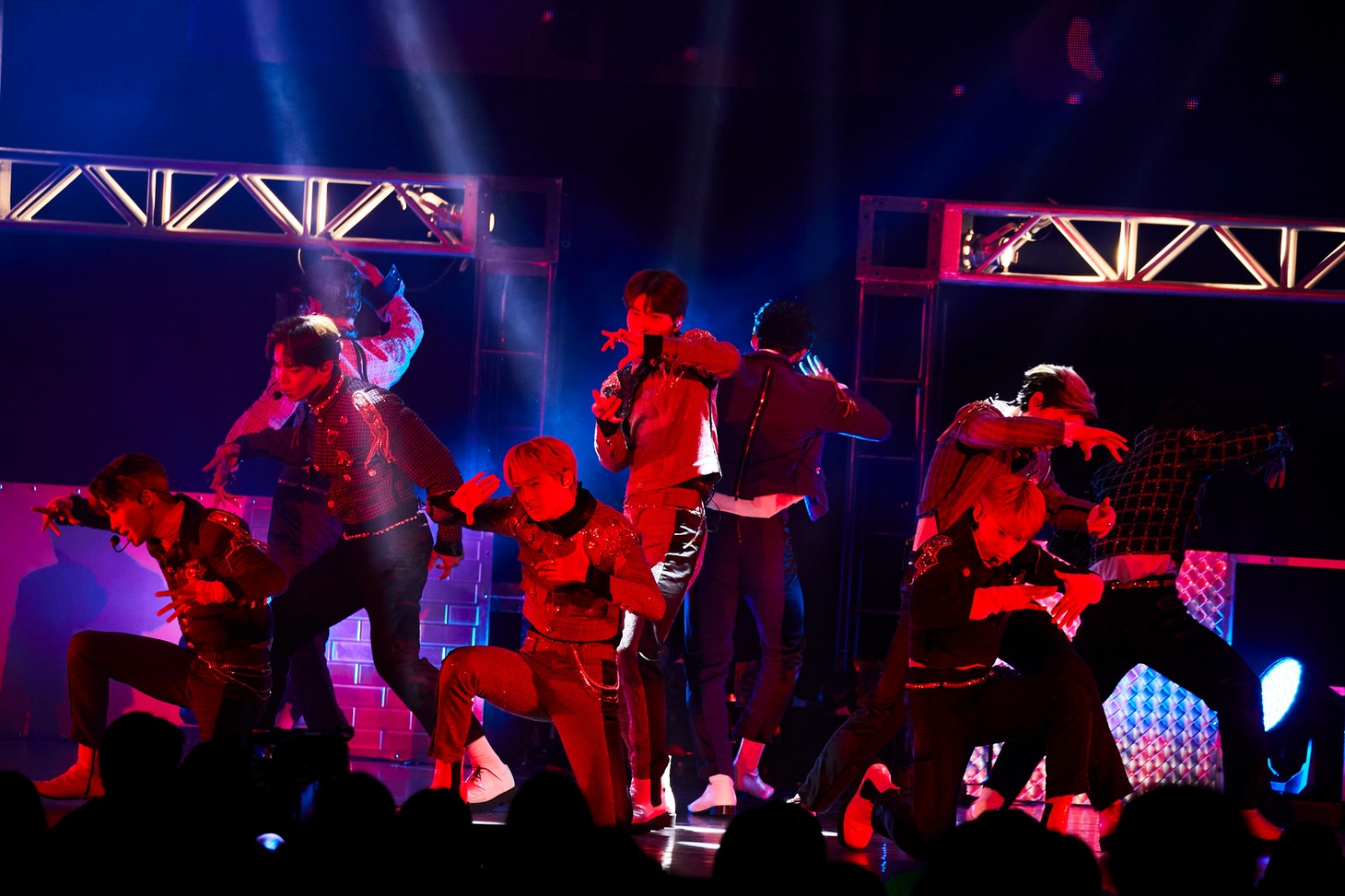 JO1(c)LAPONE ENTERTAINMENT