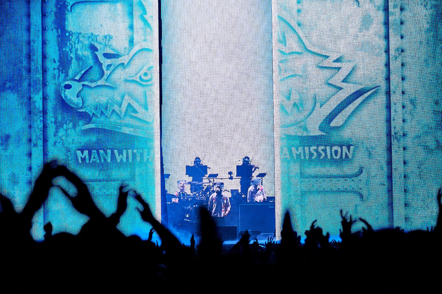 MAN WITH A MISSION（撮影：酒井ダイスケ）