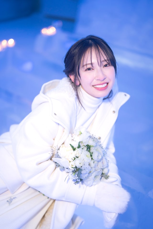 金村美玖（日向坂46）1st写真集「羅針盤」封入特典ポストカード。（撮影：佐藤佑一）