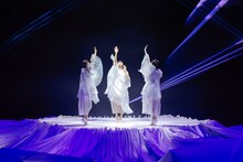 アリーナツアー「Perfume 9th Tour 2022 "PLASMA"」埼玉・さいたまスーパーアリーナ公演で「Flow」をパフォーマンスするPerfume。（撮影：上山陽介）