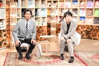 左から左から中澤佑二、大泉洋。