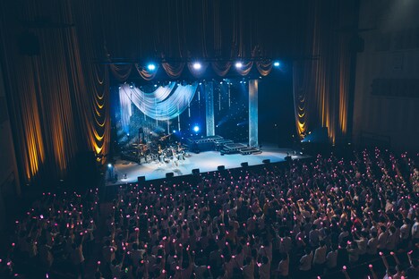 麻倉もも「LAWSON presents 麻倉もも Live Tour 2022 “Piacere!”」東京・中野サンプラザホール公演の様子。(撮影:大庭元)