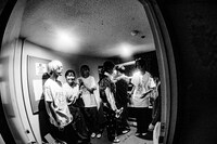 「ようこそ！すももハイツへ -3LDK-」東京公演の舞台裏の様子。（撮影：橋本優）