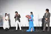 左から早見沙織、藤岡弘、、百田夏菜子、浪川大輔。