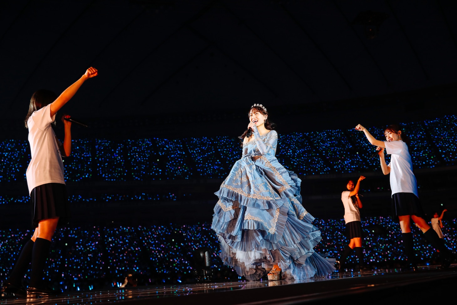 花道を駆ける菅井友香。（撮影：上山陽介）