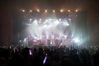 「Takanori Iwata LIVE TOUR 2022 "The Chocolate Box"」初日公演の様子。