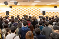 植松伸夫「Modulation - FINAL FANTASY Arrangement Album」発売記念イベント の様子。