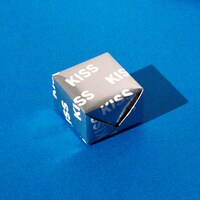 FINLANDS「キスより遠く」ジャケット