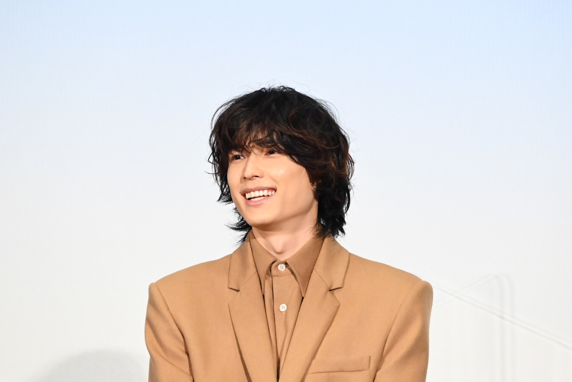 松村北斗（SixTONES） [画像ギャラリー 4/13] - 音楽ナタリー