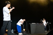 左から藤井隆、パソコン音楽クラブ。