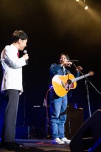 MC中の藤井隆と堀込泰行。