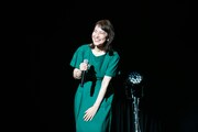 32年ぶりにライブステージに現れたKAKKO（鈴木杏樹）。