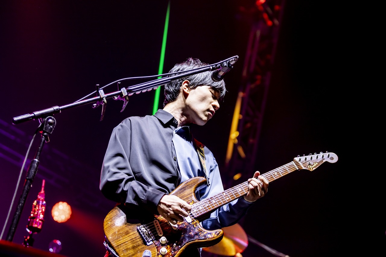 小出祐介（Vo, G）（photo by AZUA TAKADA / Viola Kam［V'z Twinkle］）