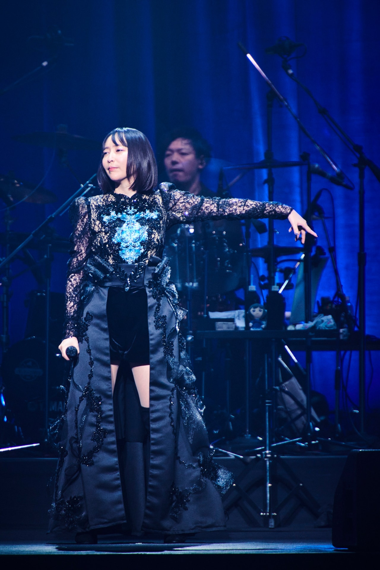 藍井エイル、初の横アリワンマンでデビュー10周年の喜び歌う