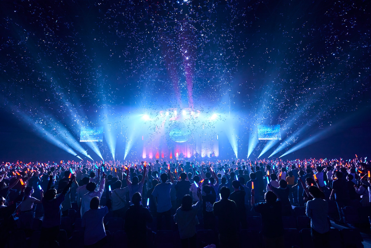 「Eir Aoi 10th Anniversary LIVE 2022 ～KALEIDOSCOPE～ History of 2011-2022」の様子。