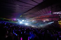 巨大な虹が発生した国立代々木競技場第一体育館。（撮影：上山陽介）