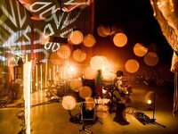 マカロニえんぴつ「マカロック“初”野音ワンマン☆東阪篇」東京・日比谷公園大音楽堂（日比谷野音） 公演の様子。（撮影：酒井ダイスケ）