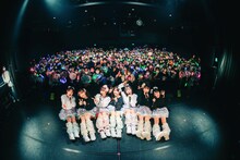 FRUITS ZIPPER「2ndワンマンライブ -世界はキミからはじまる-」の様子。（撮影：ヨシモリユウナ）