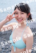 金村美玖（日向坂46）1st写真集「羅針盤」のセブンネットショッピング限定特典ポストカード。（撮影：佐藤佑一）