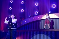 柏木ひなた（左）と桜木心菜（右）。