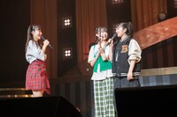 「BOSS、今日一番チビですよ」と桜木心菜（左）。