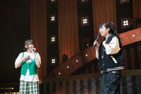 小久保柚乃（左）と柏木ひなた（右）。
