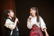 柏木ひなた（左）と桜木心菜（右）。