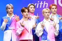 左から大平祥生、佐藤景瑚、川尻蓮、白岩瑠姫、川西拓実。