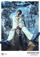 「adidas atmos SST DAIKI  TSUNETA」ビジュアル