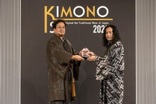 右が又吉直樹。