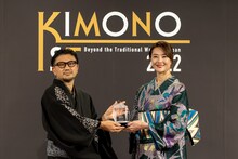 右が観月ありさ。