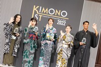 左から又吉直樹、アイナ・ジ・エンド、観月ありさ、吉岡里帆、槙野智章選手。