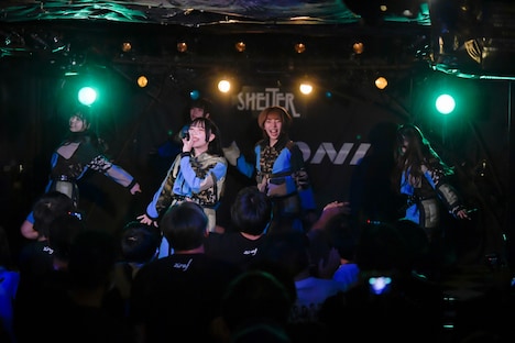 NANONI「酸欠GIG vol.1」の様子。