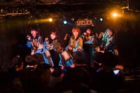 NANONI「酸欠GIG vol.1」の様子。