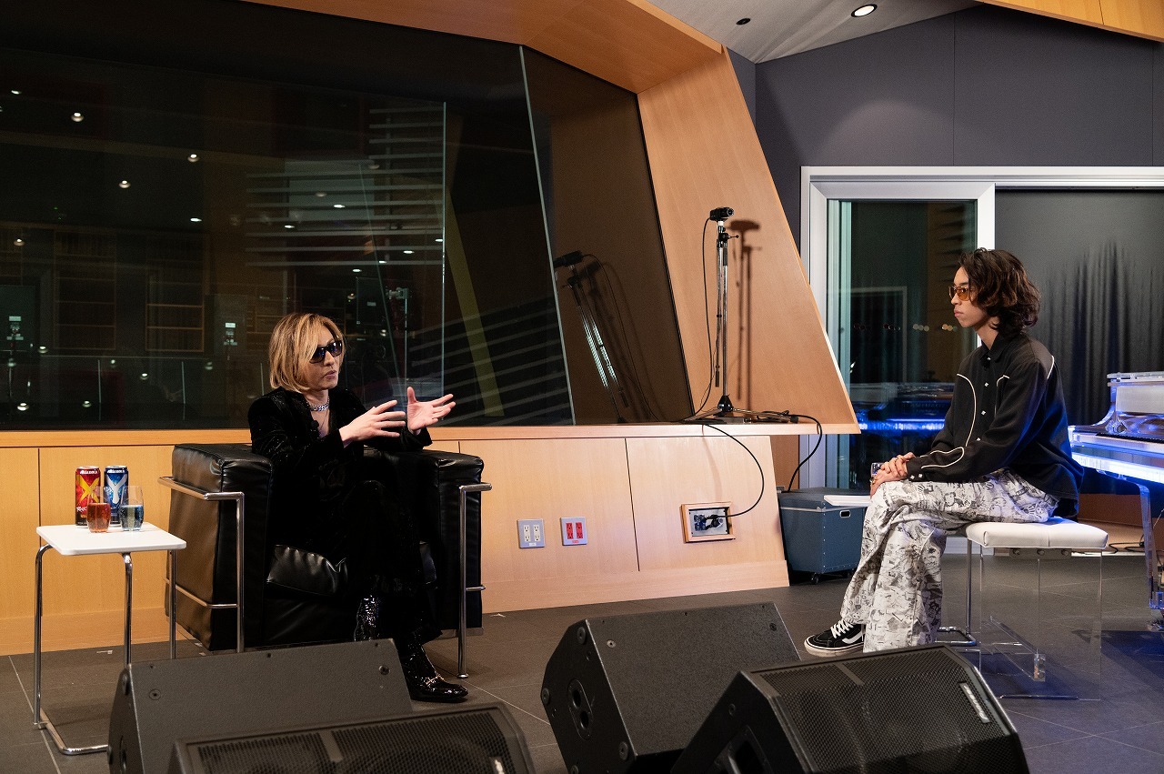 「YOSHIKI SUPERSTAR PROJECT X」よりYOSHIKI、YOSHI。(c)NTV