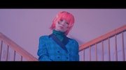 Reol「secret trip」MVのワンシーン。