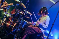 せとゆいか（Dr, Cho）（撮影：白石達也）