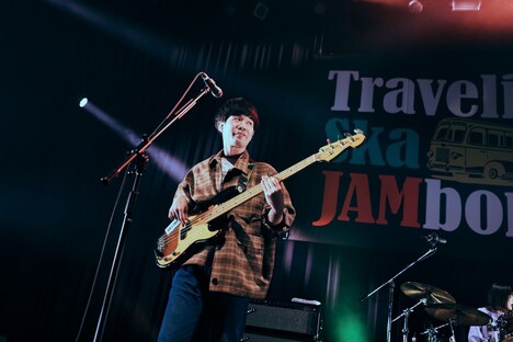 秋澤和貴（B）（撮影：白石達也）