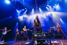 スカパラと石原慎也（Saucy Dog）のコラボレーションの様子。（撮影：勝永裕介）