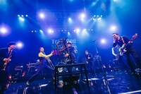 スカパラと石原慎也（Saucy Dog）のコラボレーションの様子。（撮影：勝永裕介）