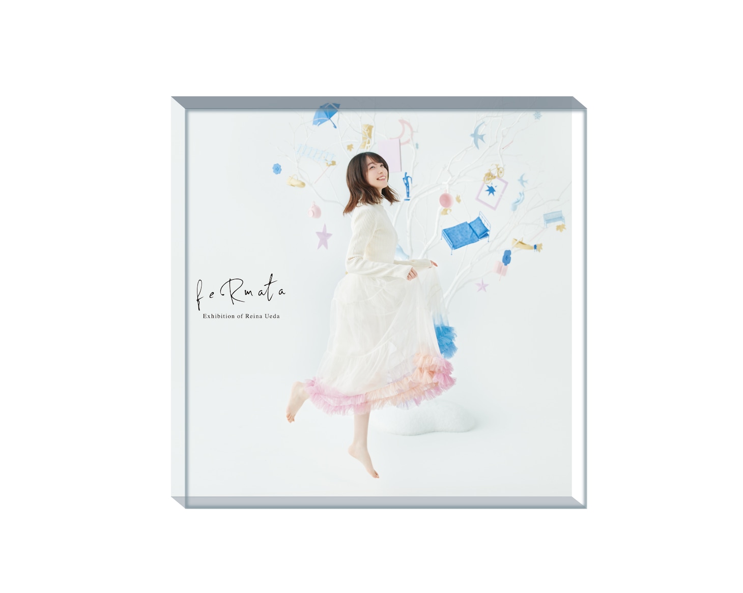 「上田麗奈アーティスト展 feRmata」グッズ付き前売り券に付属するアクリルブロック。