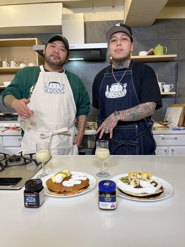 左から漢 a.k.a. GAMI、ralph。